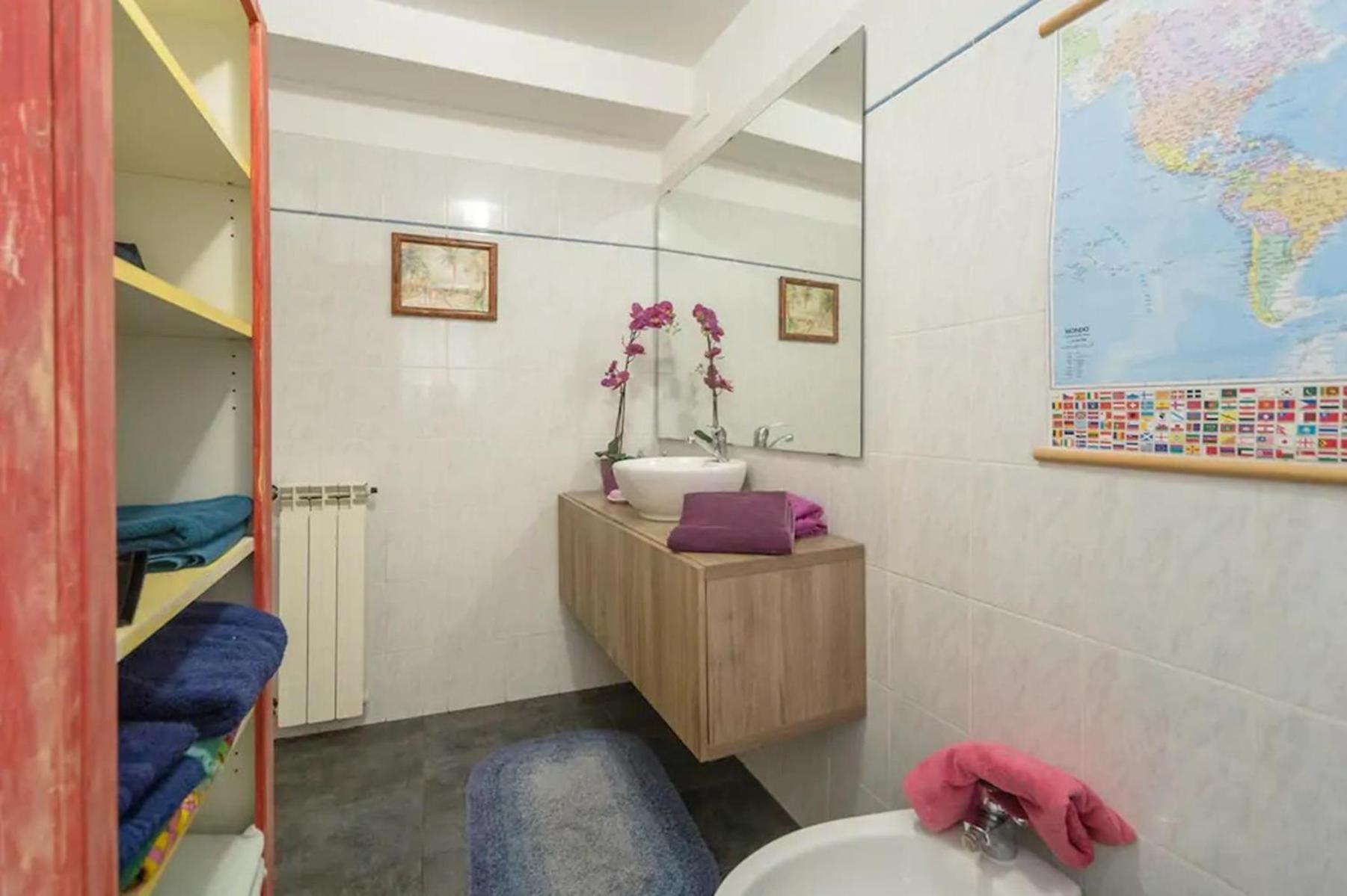 Pippi'S Aquarium Home With A/C Генуа Стая снимка